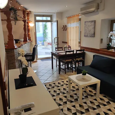 Adria Pearl Appartments Apartman *