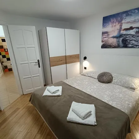 Adria Pearl Appartments Apartman *