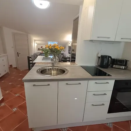 Adria Pearl Appartments Врсар