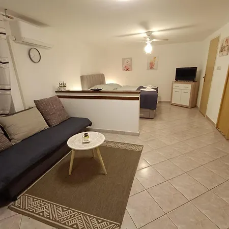 Adria Pearl Appartments Врсар